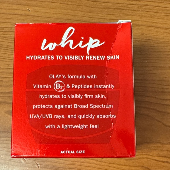 OLAY Regenerist Whip Hydrating Moisturizer w/SPF - NEW - Picture 5 of 7
